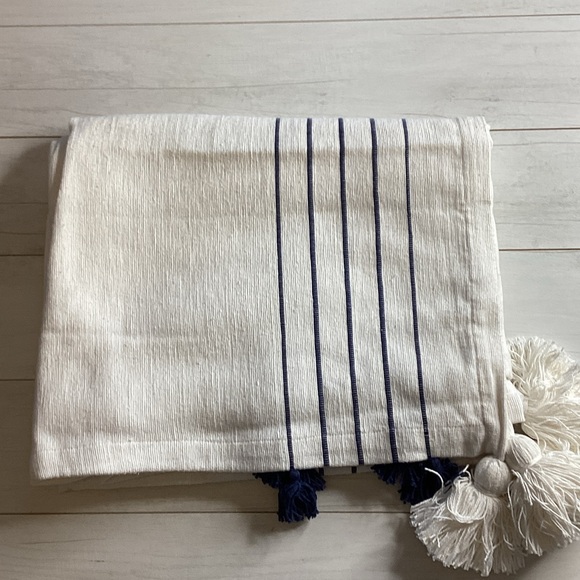 Serena & Lily Cotton Throw Striped White and Navywith Tassels